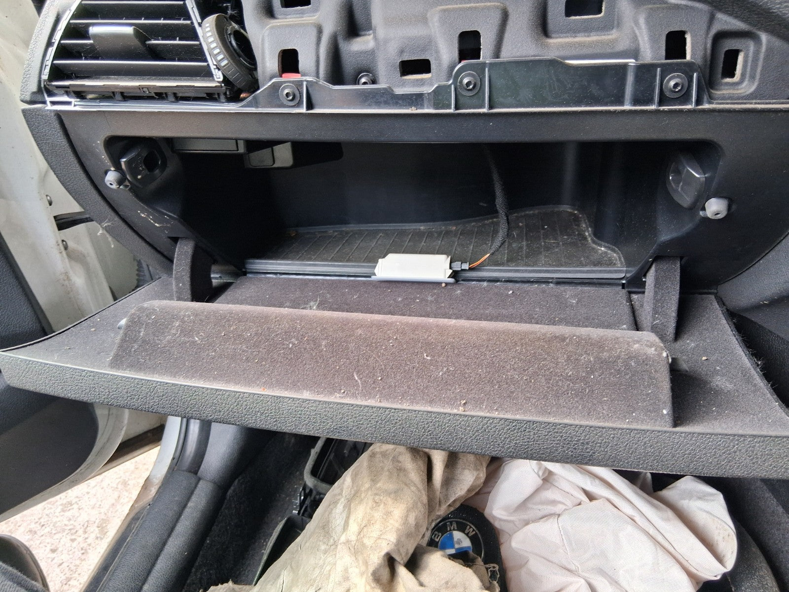 2014 BMW 1 SERIES F20 3 DOOR DASHBOARD GLOVE BOX STORAGE COMPARTMENT