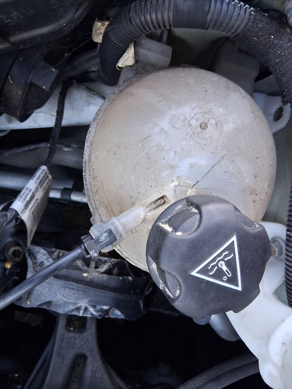 2014 PEUGEOT 208 1.2 PETROL COOLANT WATER EXPANSION OVERFLOW TANK