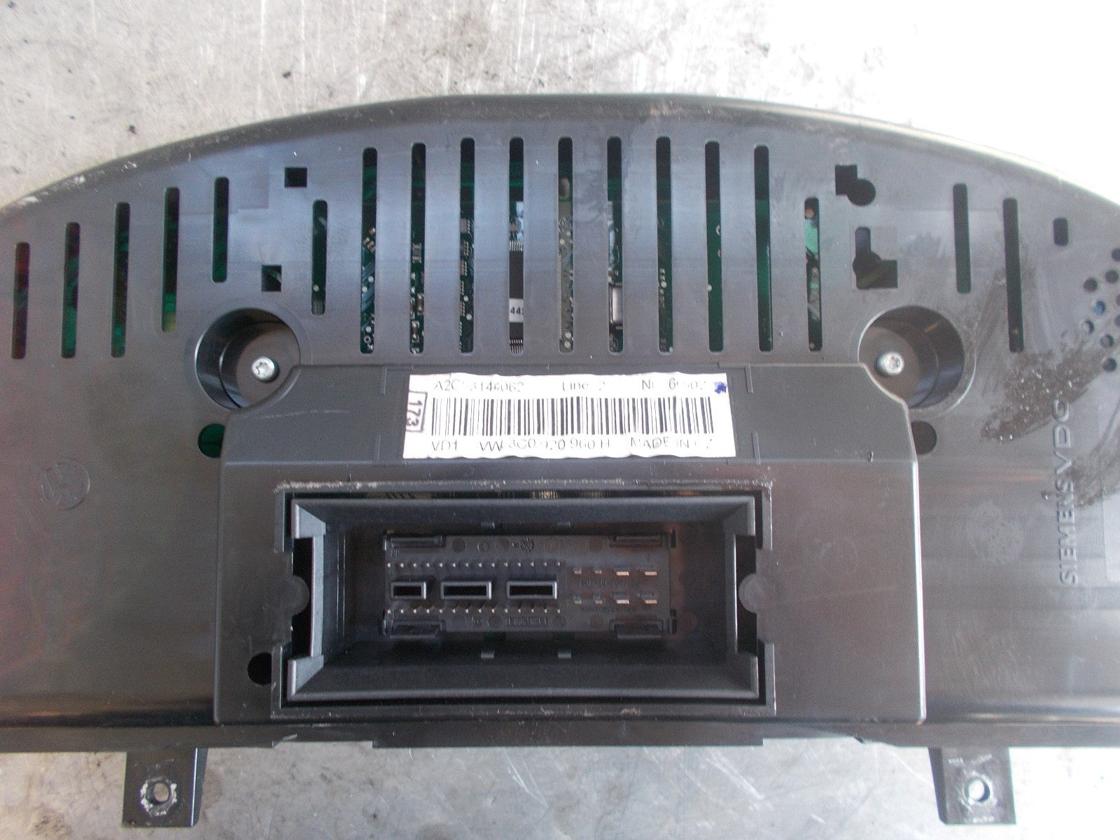VOLKSWAGEN PASSAT B6 SPEEDOMETER CLOCKS INSTRUMENT CLUSTER A2C53117396