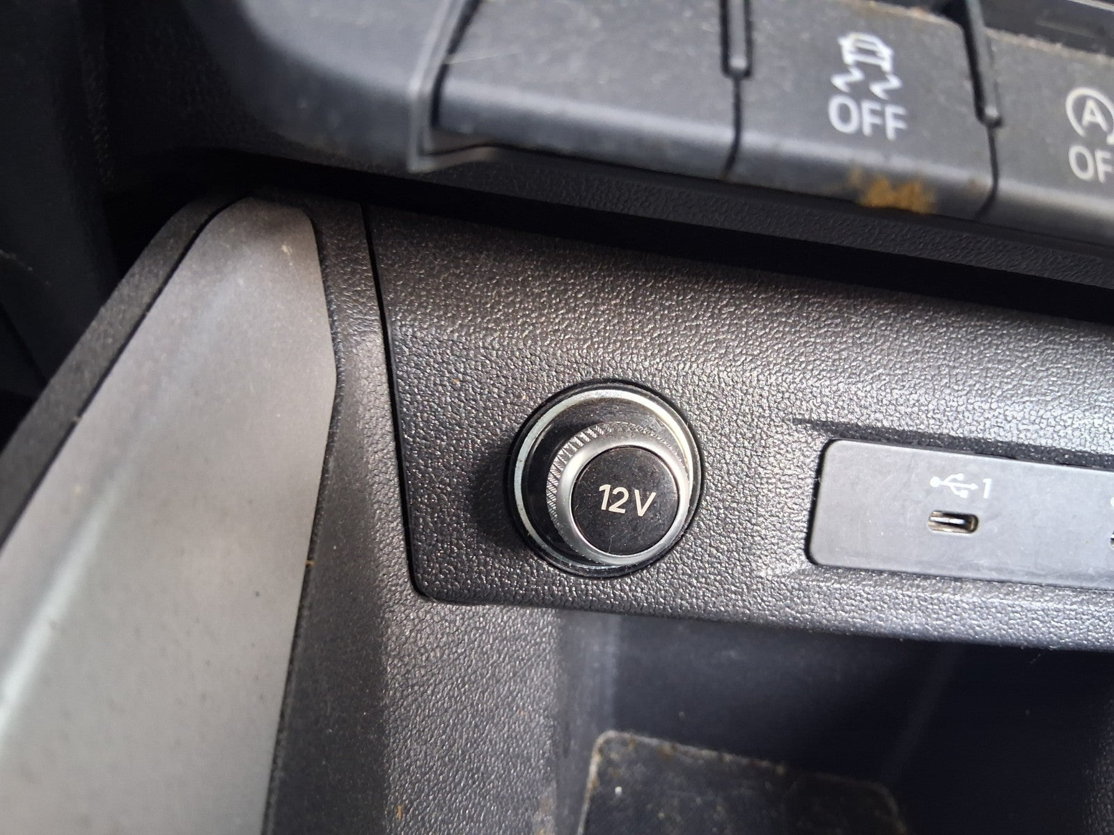 2023 AUDI A1 SPORT MK2 GB 12V POWER SOCKET USB PORT PANEL TRIM