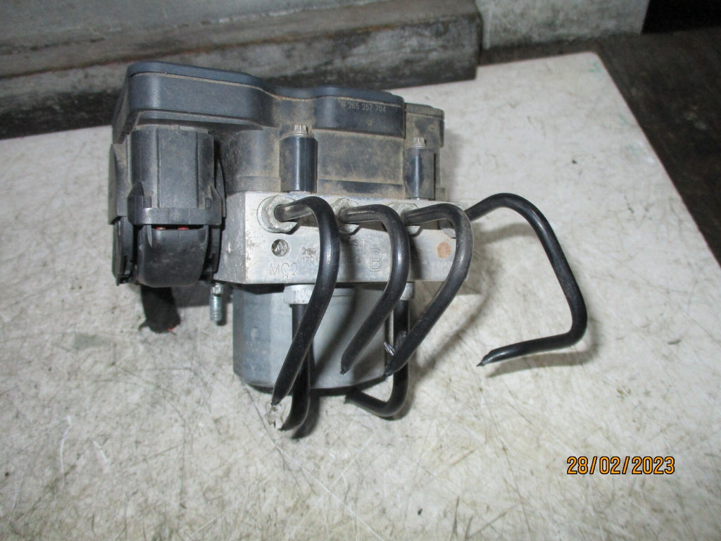 VAUXHALL CORSA E 2017 1.4 PETROL ABS PUMP MODULATOR 39084530
