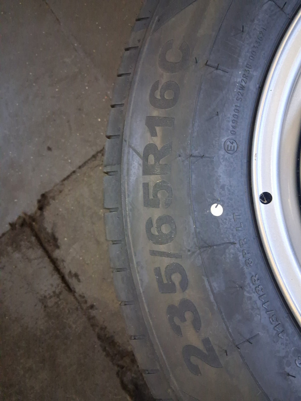 VW VOLKSWAGEN CRAFTER MK2 MAN 16 INCH STEEL WHEEL & TYRE 235/65R16C 2N0601027