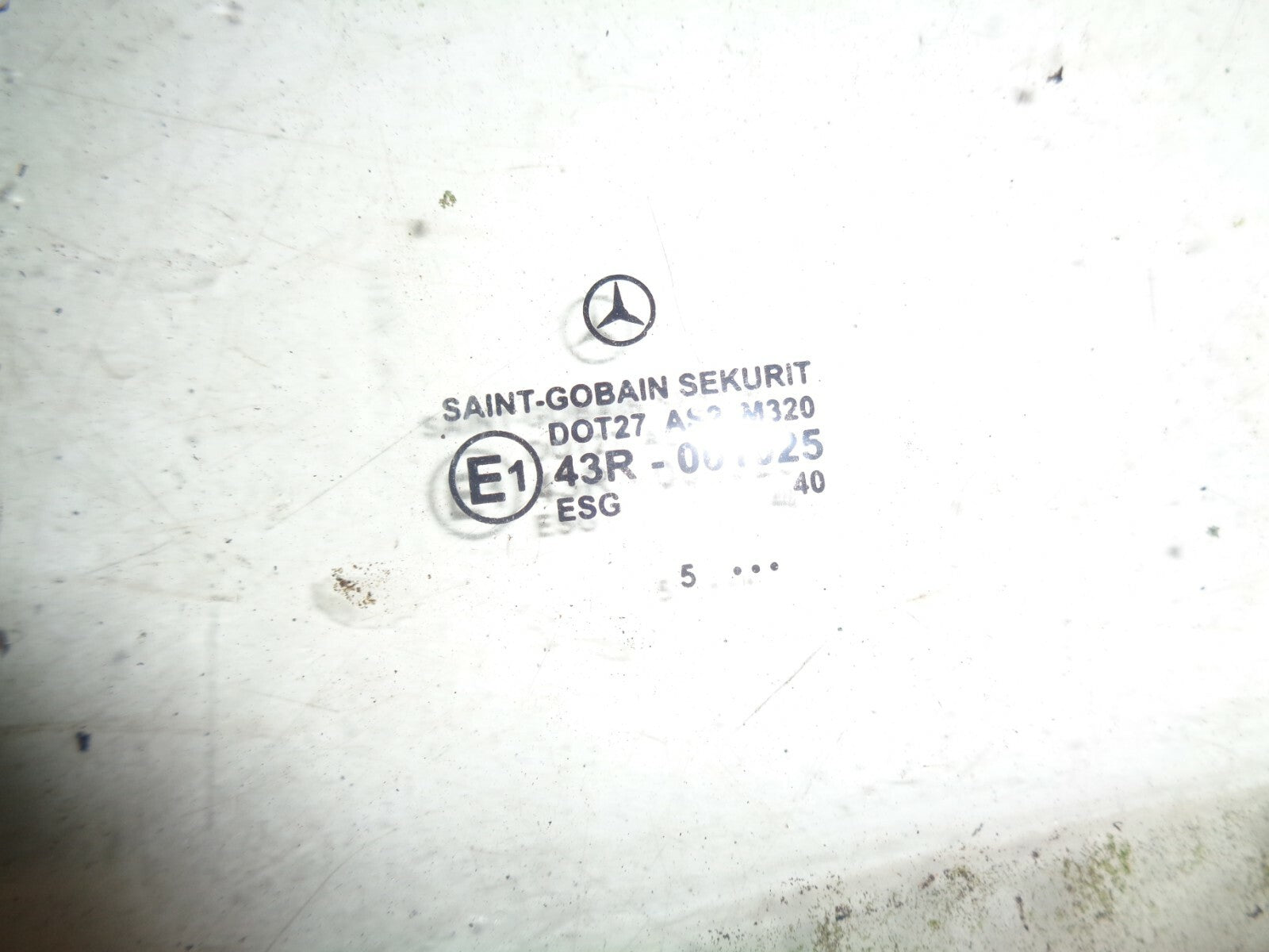 MERCEDES BENZ SPRINTER MK1 2006 NSF PASSENGER SIDE FRONT WINDOW GLASS