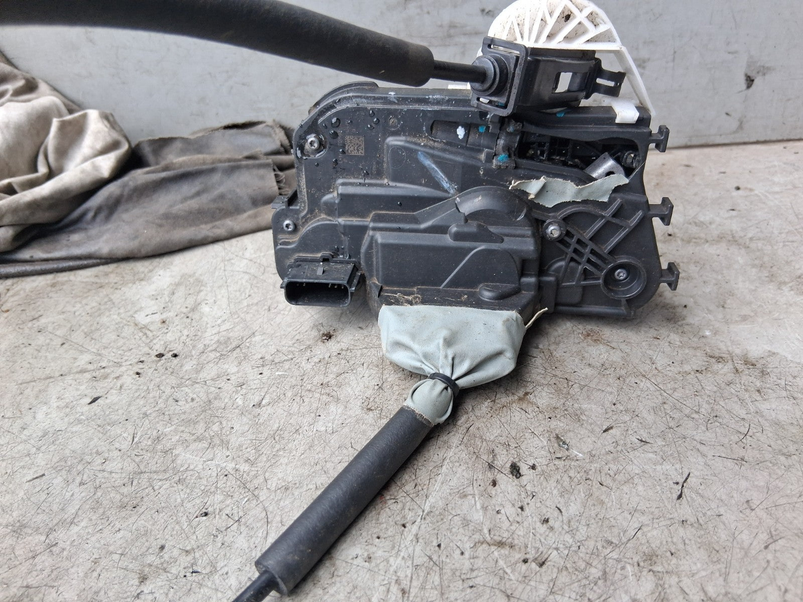 2021 FORD FOCUS MK4 NSF PASSENGER SIDE FRONT DOOR LOCK MECHANISM JX7BA264A27