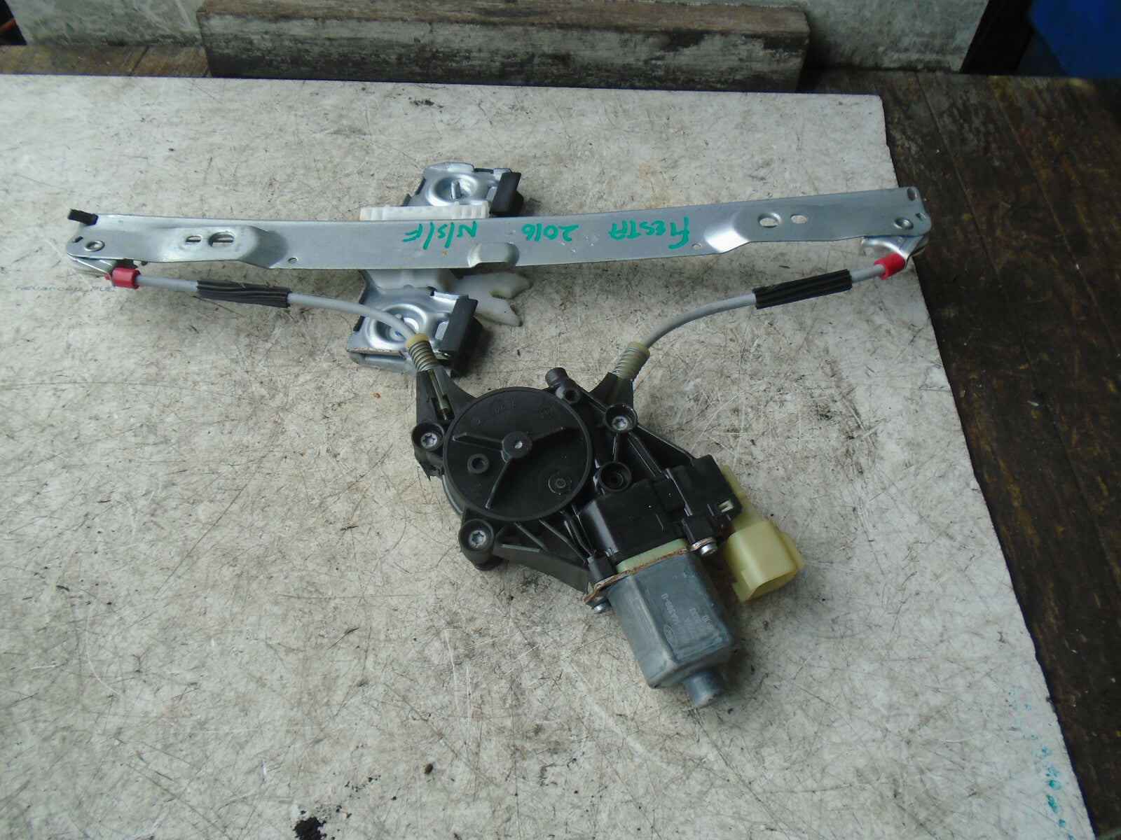 FORD FIESTA MK7 2016 3 DOOR NS PASSENGER SIDE WINDOW MOTOR REGULATOR 8A6114A389B