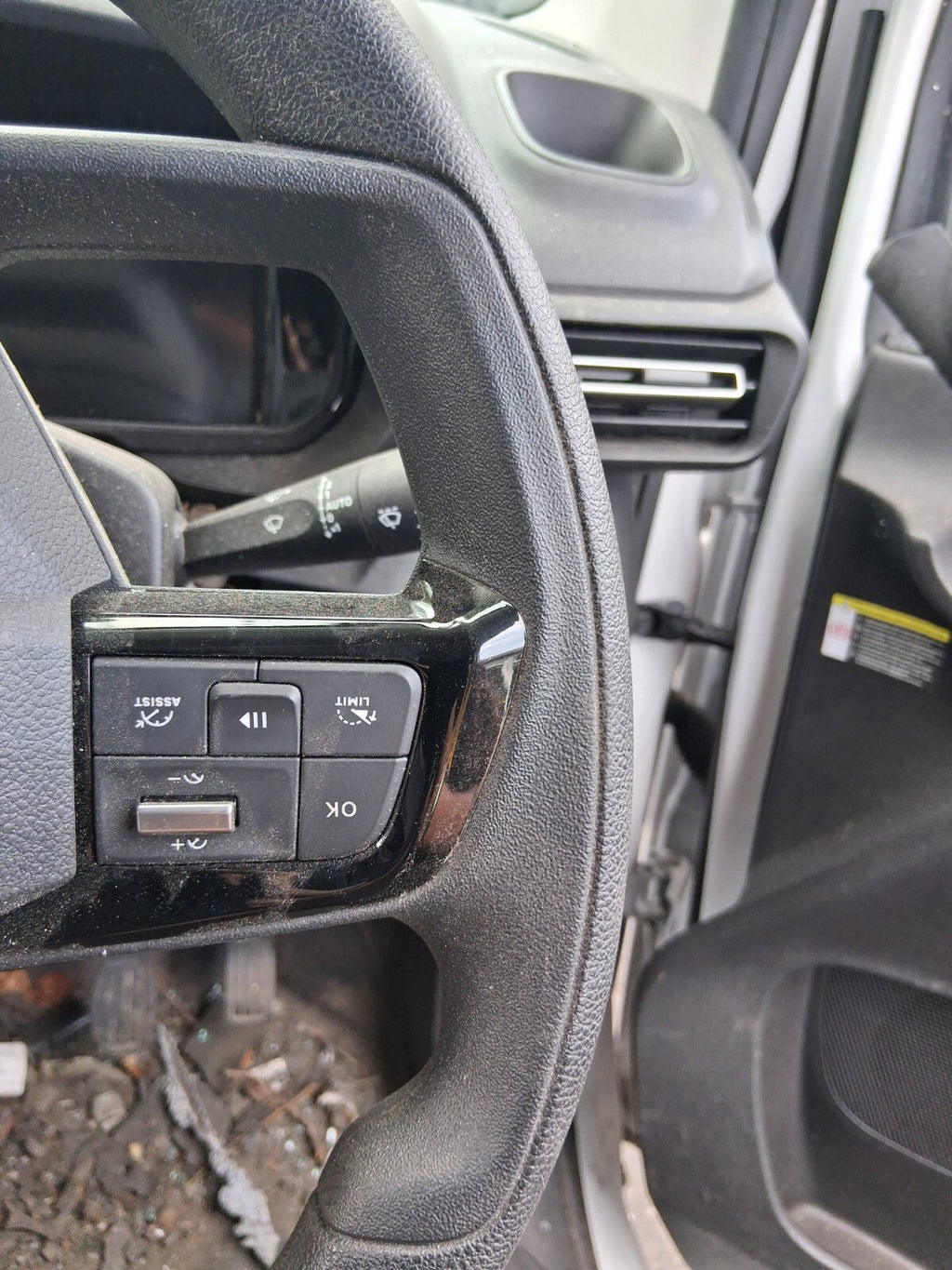 2024 TOYOTA PROACE CITY MULTIFUNCTION STEERING WHEEL WITHOUT AIRBAG