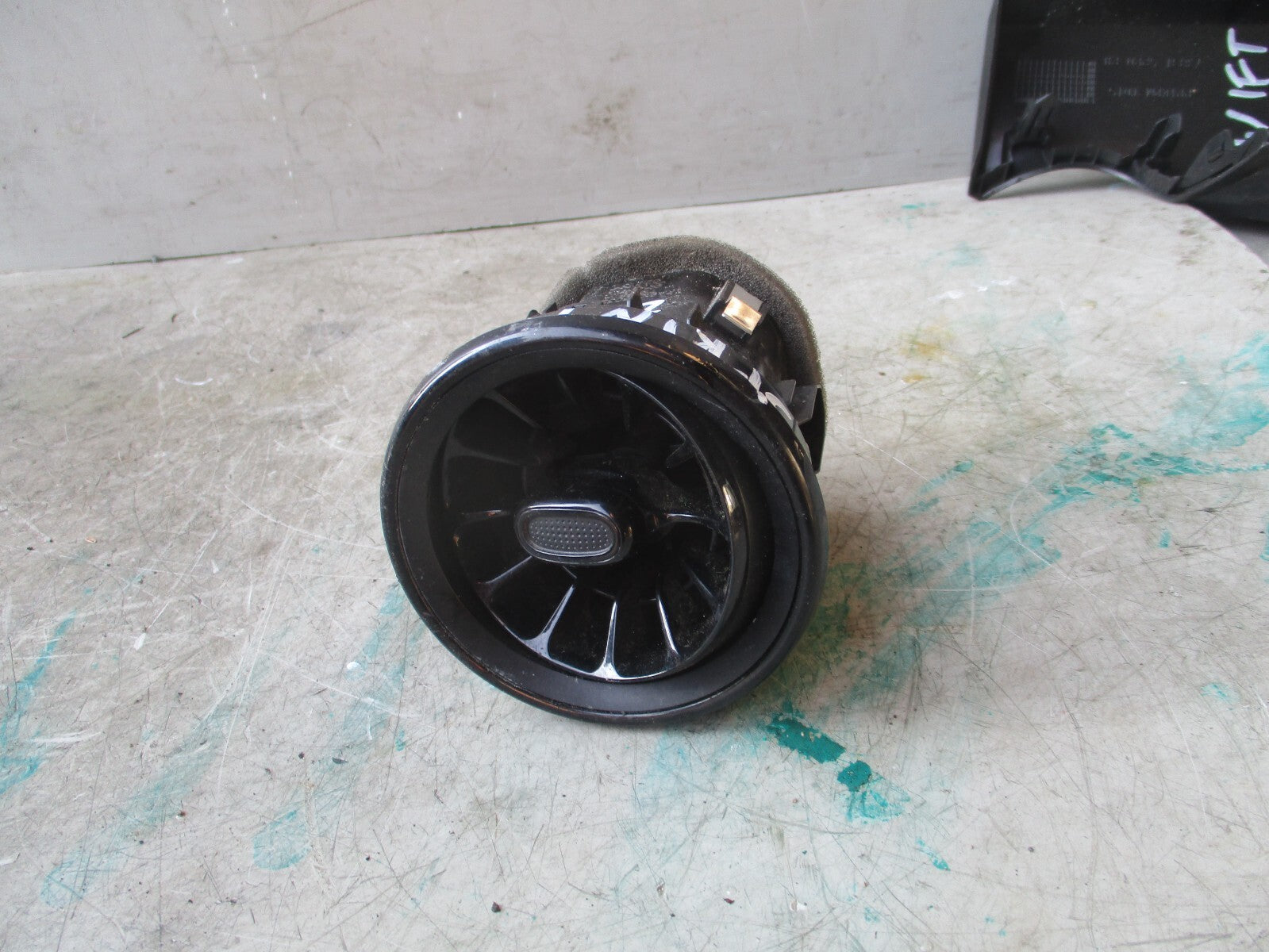 2020 MERCEDES SPRINTER DASHBOARD MIDDLE AIR VENT A9108303201