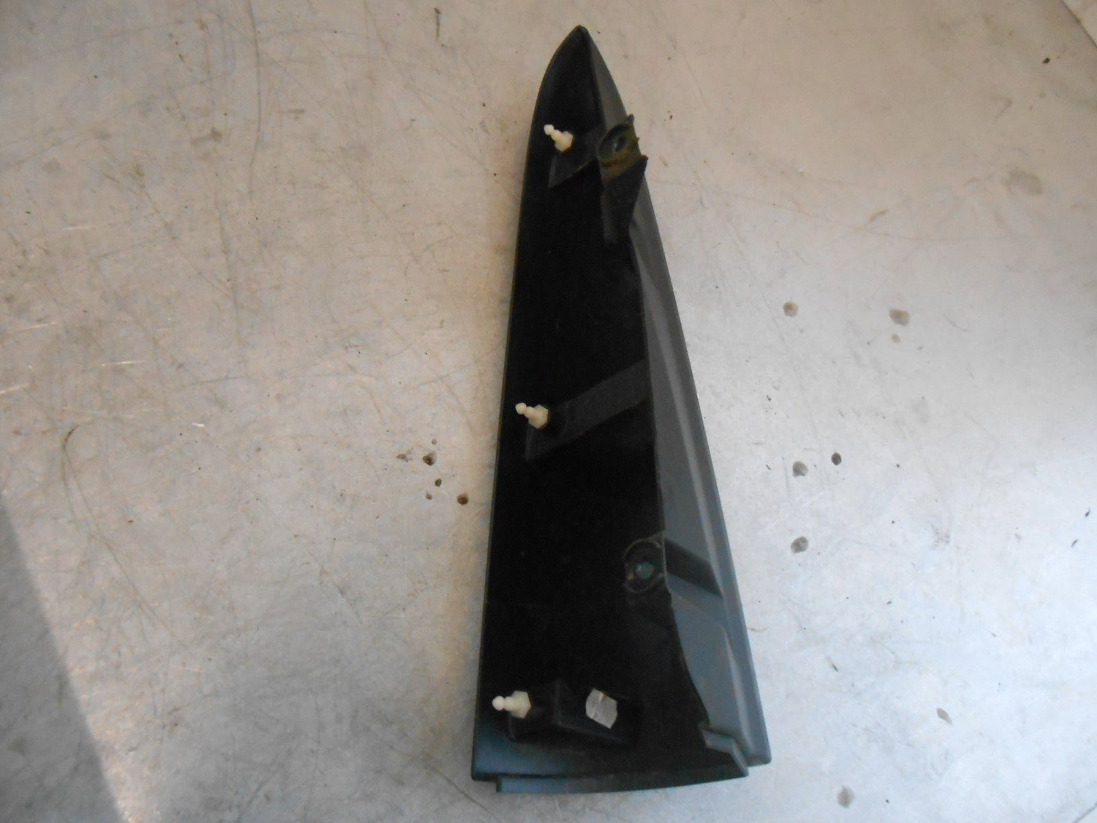 RENAULT KANGOO 2 2016 OSR DRIVER SIDE REAR UPPER CORNER TRIM 8200429014