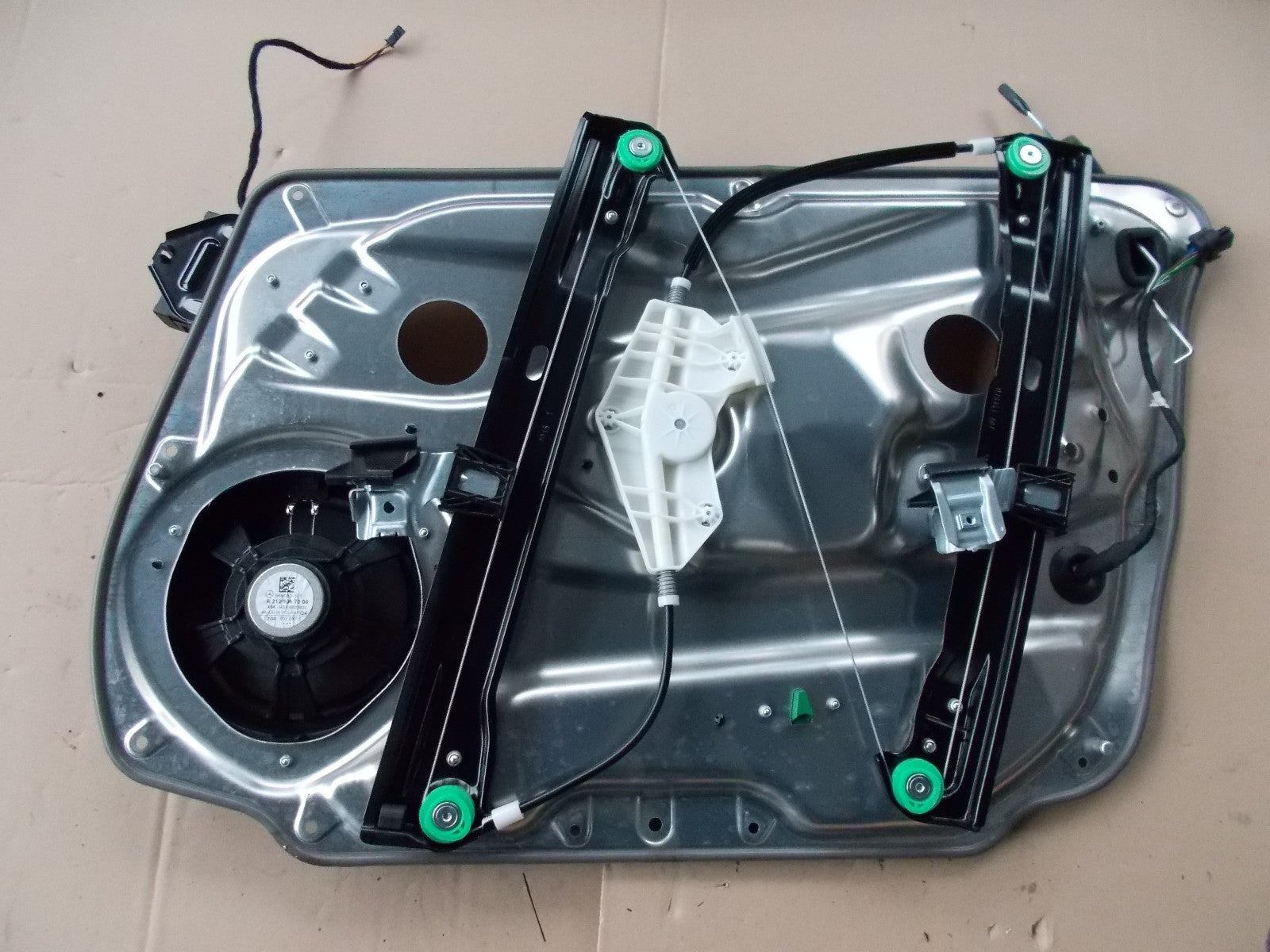 MERCEDES E CLASS W212 NSF PASSENGER SIDE FRONT WINDOW REGULATOR A2129066802