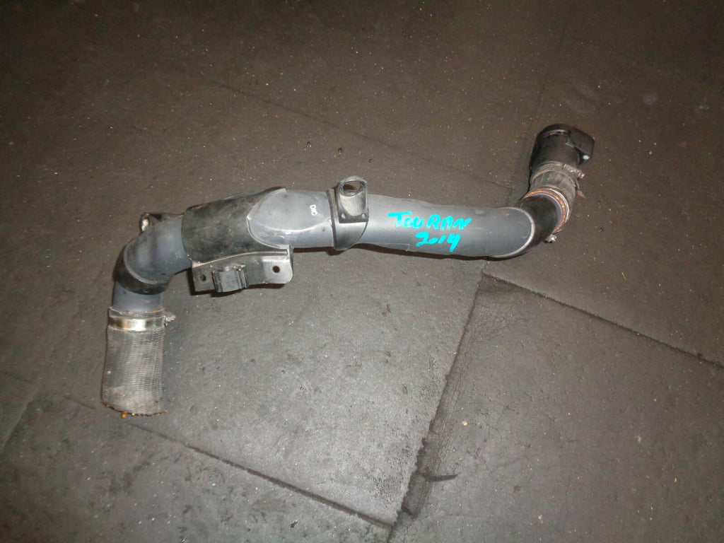 VW VOLKSWAGEN TOURAN 2014 1.6 DIESEL INTERCOOLER PIPE HOSE 1K0145840AA