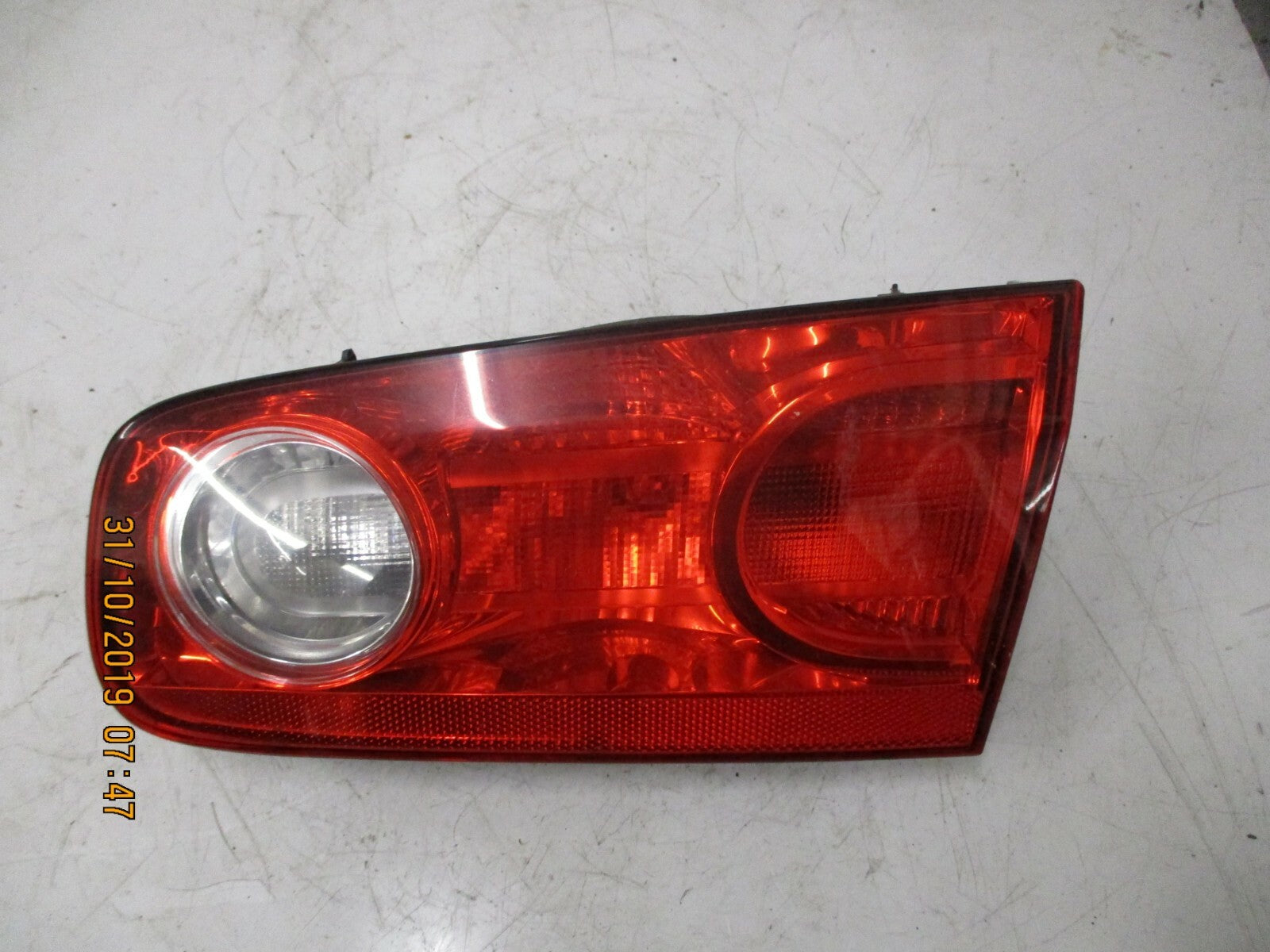 RENAULT LAGUNA HATCHBACK MK2 2007 FACELIFT OSR DRIVER SIDE INNER REAR BOOT LIGHT