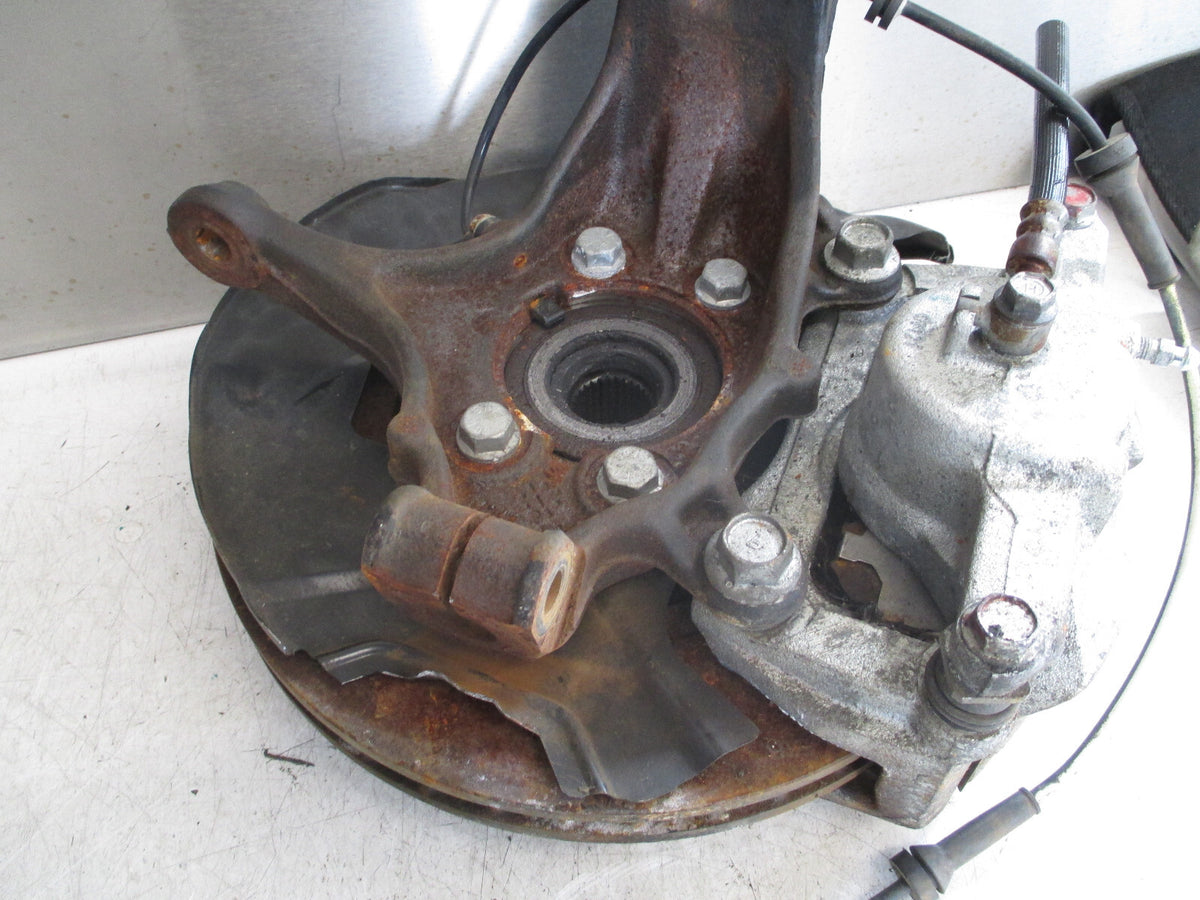 NISSAN QASHQAI J11 2018 1.3 PETROL NSF PASSENGER FRONT WHEEL HUB CALIPER