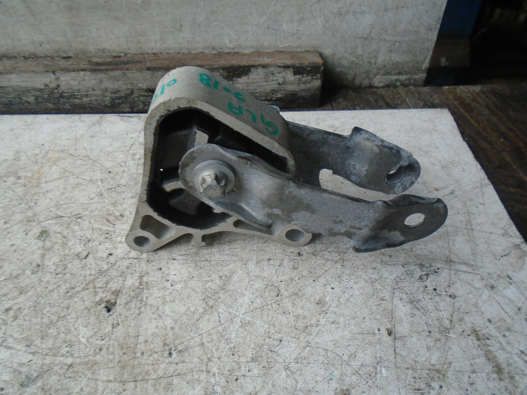 2018 MERCEDES GLA X156 ENGINE MOUNT BRACKET RIGHT SIDE
