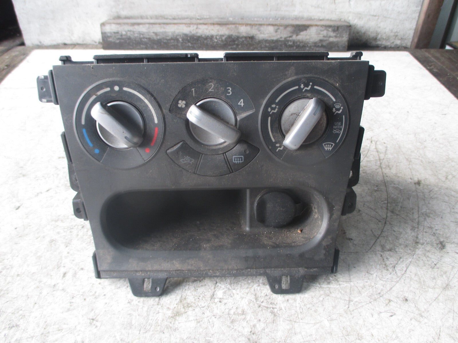VAUXHALL AGILA 2018 HEATER CONTROL UNIT WITH 12V 3946051K00