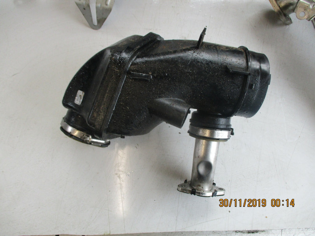 MERCEDES GLA X156 2014 2.1 CDI DIESEL PURE AIR CHAMBER HOSE PIPE A6510900409