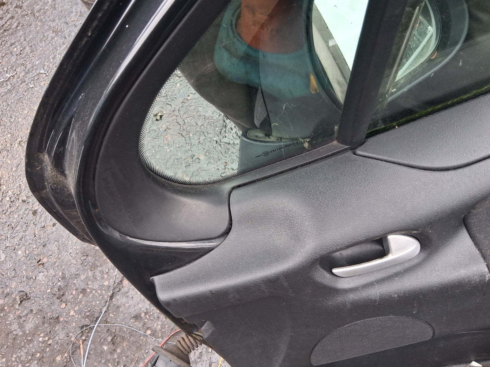 2012 PEUGEOT 207 OSF DRIVER SIDE FRONT RIGHT COMPLETE DOOR WITH WING MIRROR