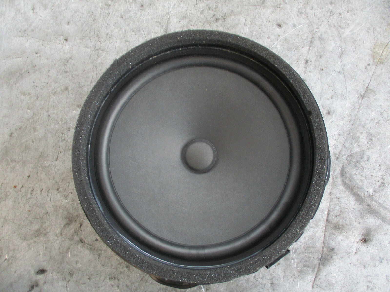 AUDI A3 8V (MK3) FRONT INTERIOR DOOR SPEAKER 8V0035415C