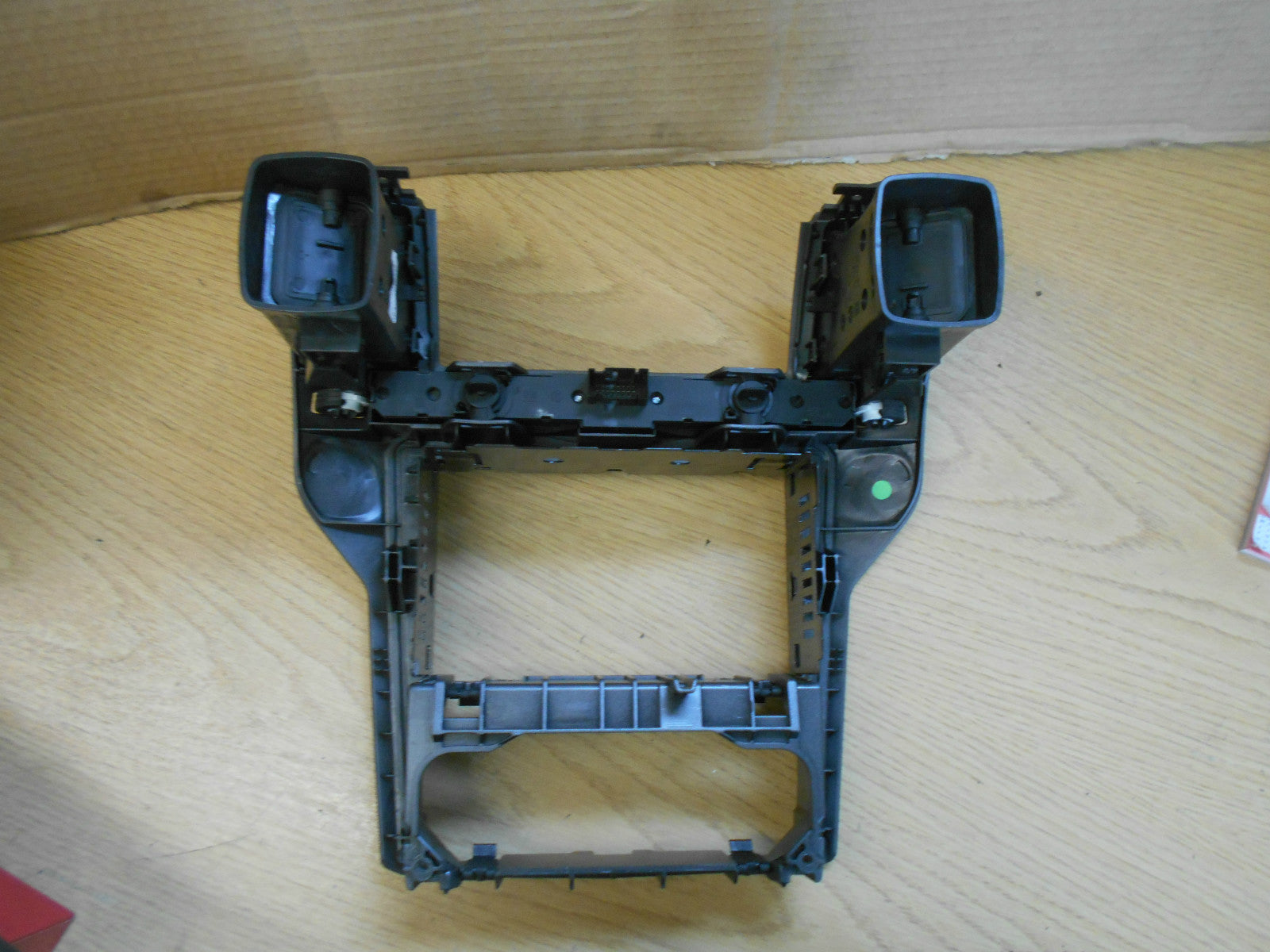 VAUXHALL ZAFIRA B 2006 HEATER STEREO SURROUND VENT HAZARD SWITCH ASSEMBLY