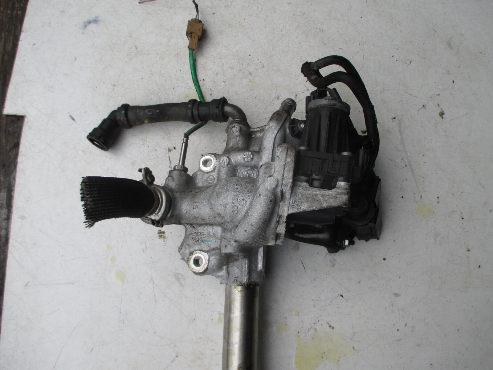 RENAULT CLIO MK4 2015 1.5 DIESEL GAS RECIRCULATION EGR VALVE HOUSING 147173974R