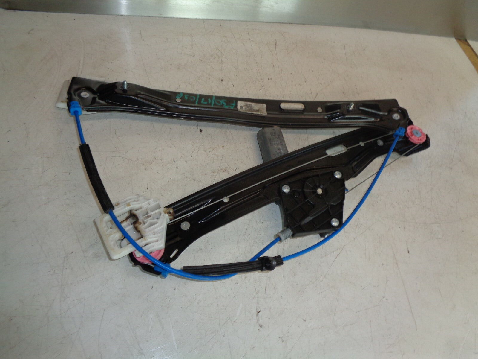 BMW 3 SERIES 2017 OSF DRIVER SIDE FRONT DOOR WINDOW MOTOR REGULATOR 7259824