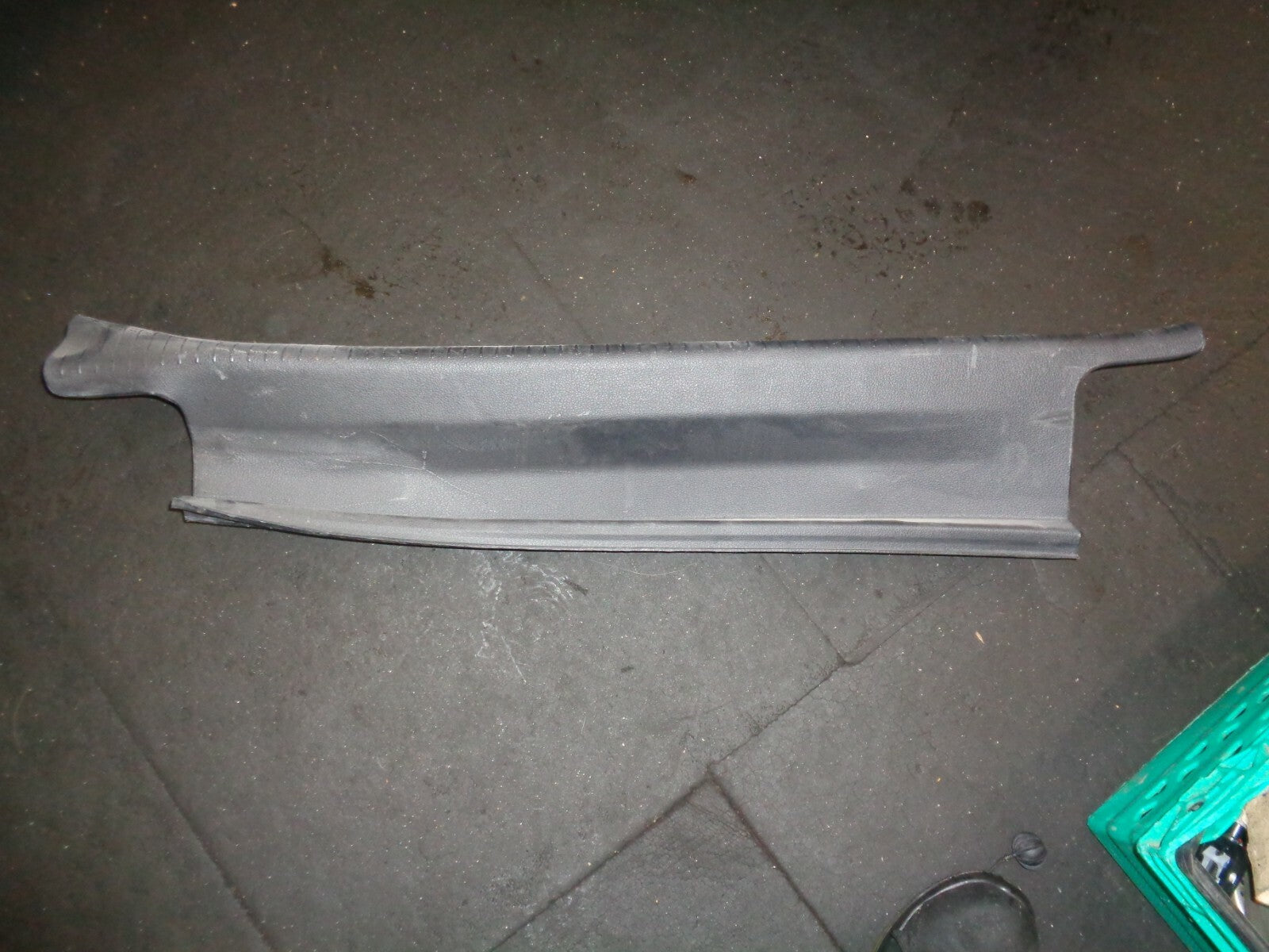VW VOLKSWAGEN GOLF MK7 GTD BOOT TRUNK LOADING EDGE TRIM COVER 5G6863459