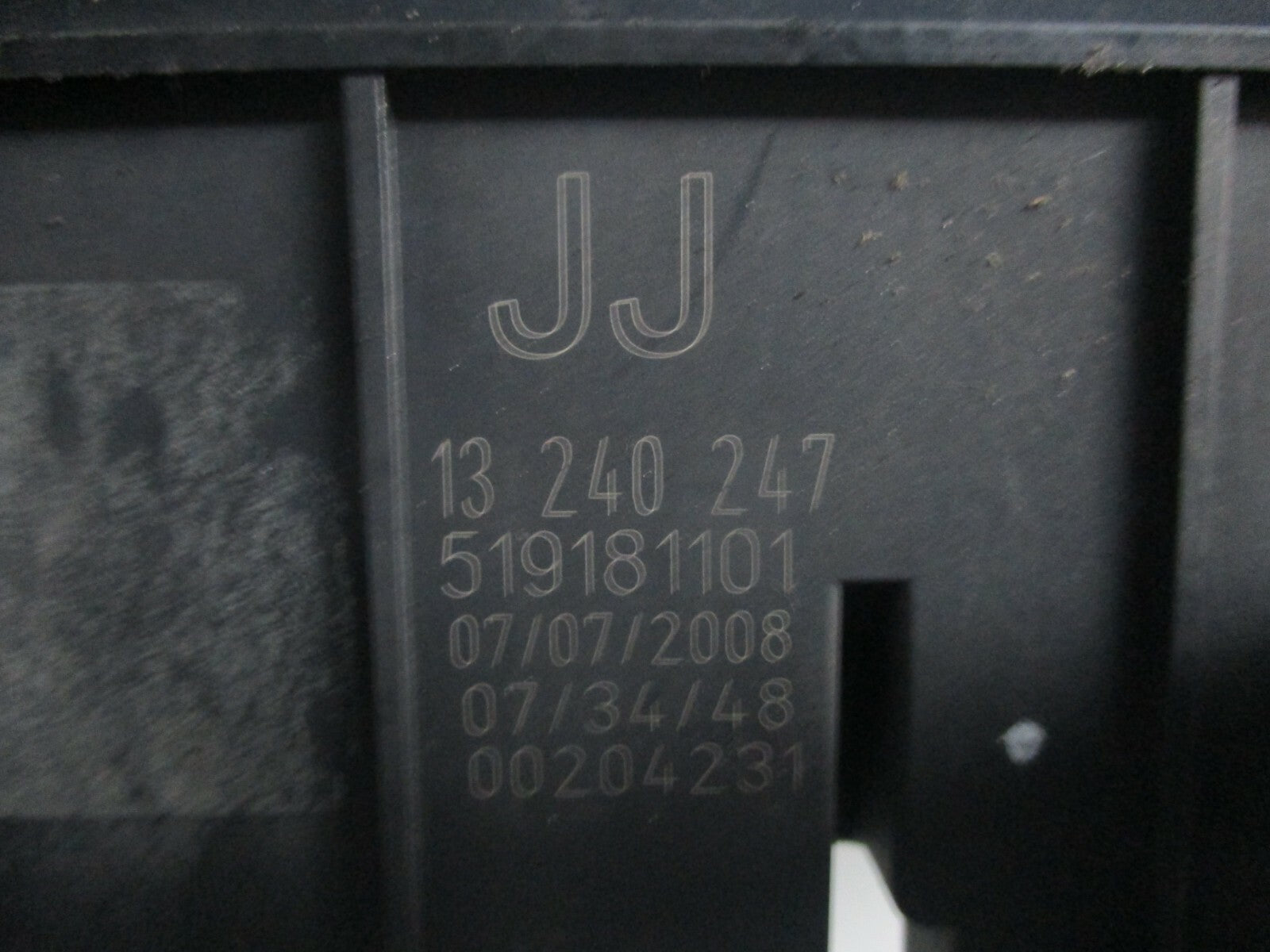 VAUXHALL VECTRA C 2008 FUSE BOX RELAY UNIT MODULE 13240247
