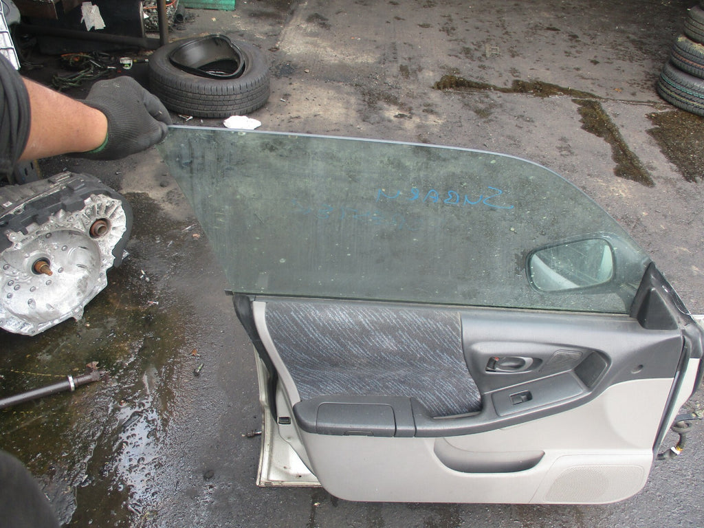 SUBARU FORESTER MK1 FACELIFT COMPLETE NSF LEFT PASSENGER SIDE FRONT DOOR SILVER