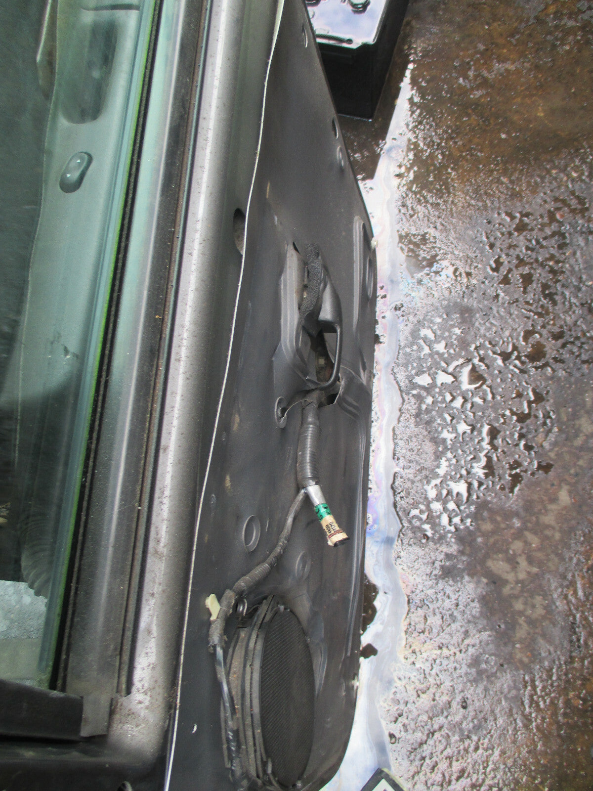 FORD EXPLORER 2000 OSF DRIVER SIDE FRONT COMPLETE DOOR PLATINUM METALLIC