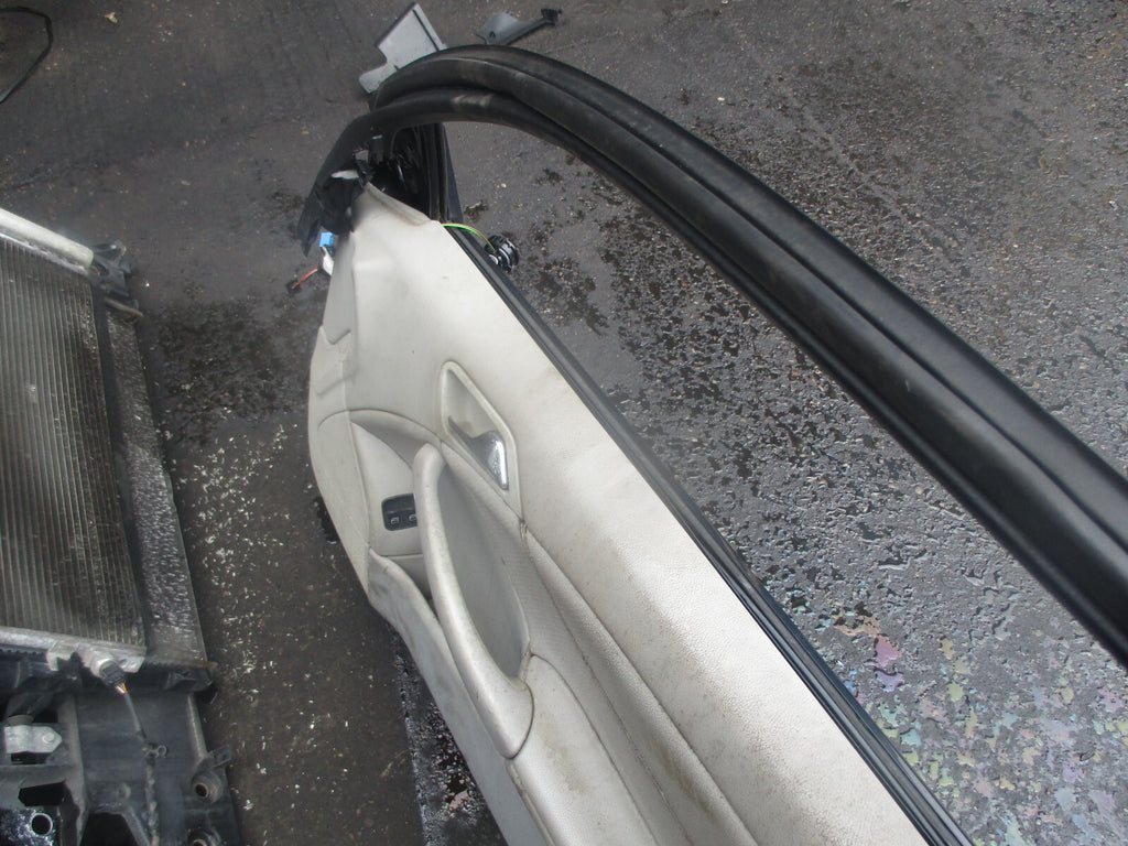 MERCEDES BENZ CLC 2008 CL203 OS DRIVER SIDE FRONT COMPLETE DOOR