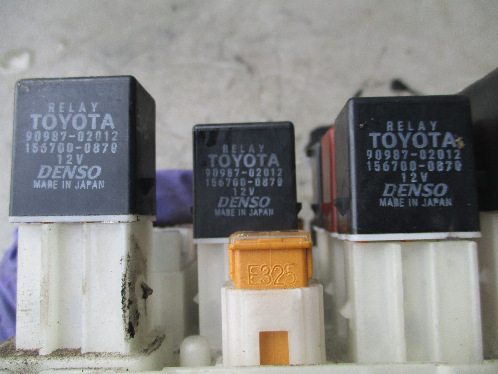 2002 TOYOTA RAV4 2.0L DIESEL FUSE BOX PP-GF5+T30