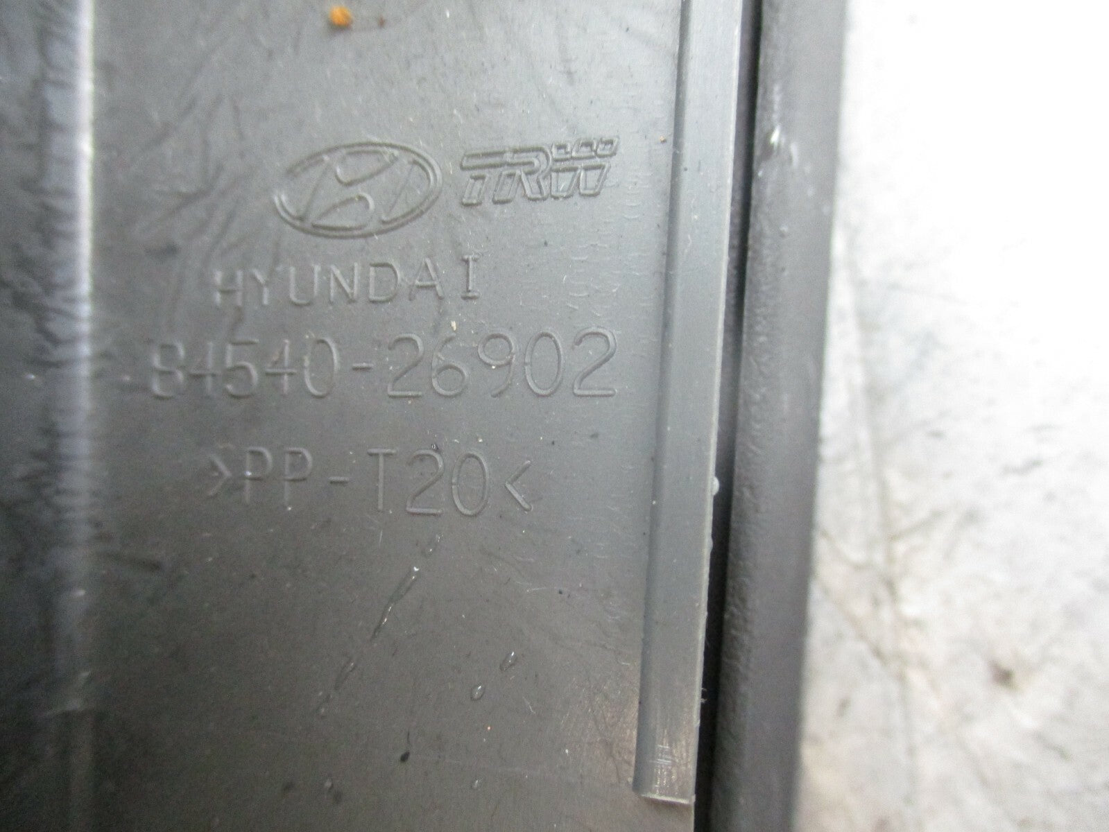 HYUNDAI SANTA FE MK1 NS PASSENGER SIDE GLOVE BOX 84540 26902