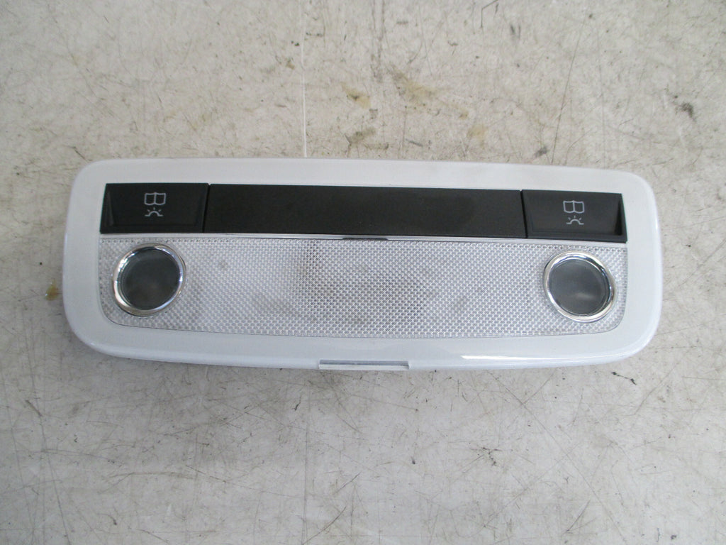 MERCEDES BENZ GLA 2018 X156 REAR INTERIOR ROOF LIGHT READING A2048204901