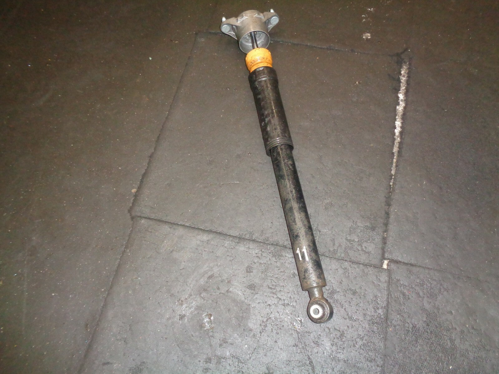 MERCEDES 2018 A CLASS W176 2.1 DIESEL REAR SHOCK ABSORBER DAMPER LEG