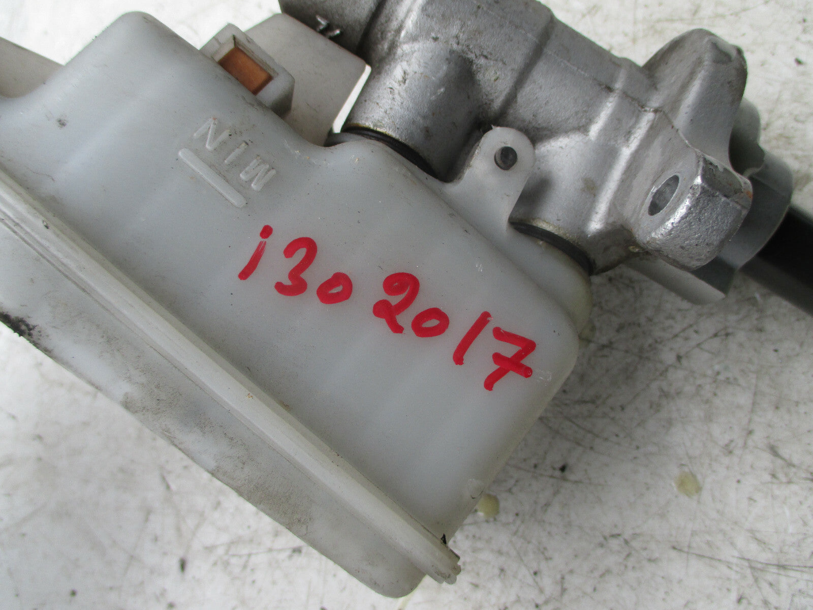 HYUNDAI I30 2014 MK2 BRAKE MASTER CYLINDER RESERVOIR BOTTLE TANK ASSEMBLY UNIT
