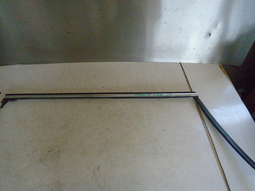VOLKSWAGEN PASSAT 2017 NSR REAR PASSENGER SIDE WINDOW DOOR CHROME TRIM