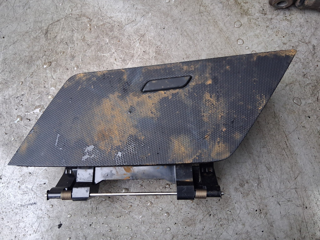 VW VOLKSWAGEN TIGUAN MK2 DASHBOARD CENTRE UPPER STORAGE COMPARTMENT 5NC857922