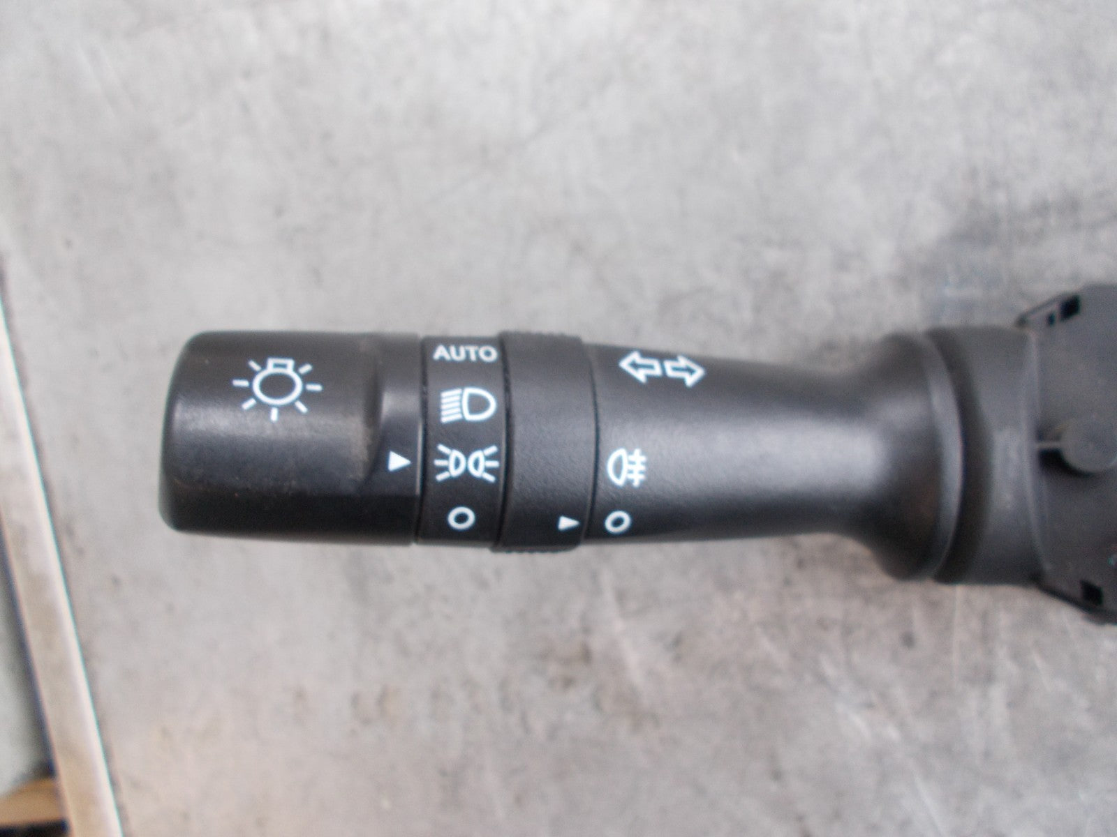KIA RIO UB 2015 MK2 HEADLIGHT WIPER STALKS 202008910
