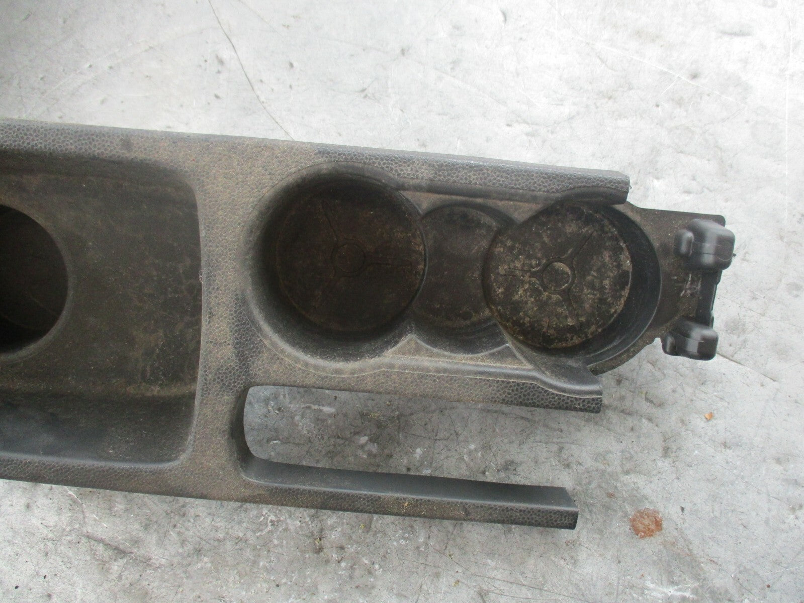 FORD FIESTA MK7 1.25 2017 CENTRE CONSOLE CUP HOLDER 0526 1011931 01