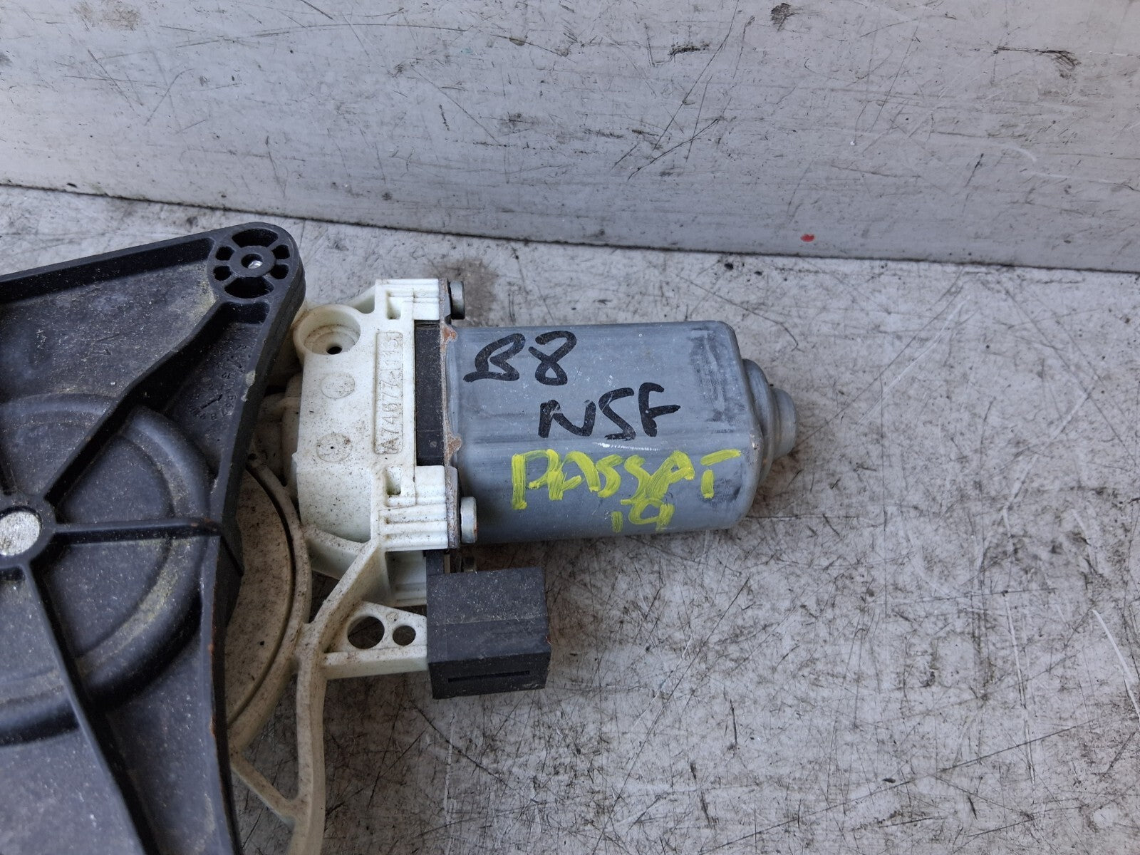 VOLKSWAGEN PASSAT B8 2019 NSF PASSENGER SIDE WINDOW MOTOR & REGULATOR 3G0837461
