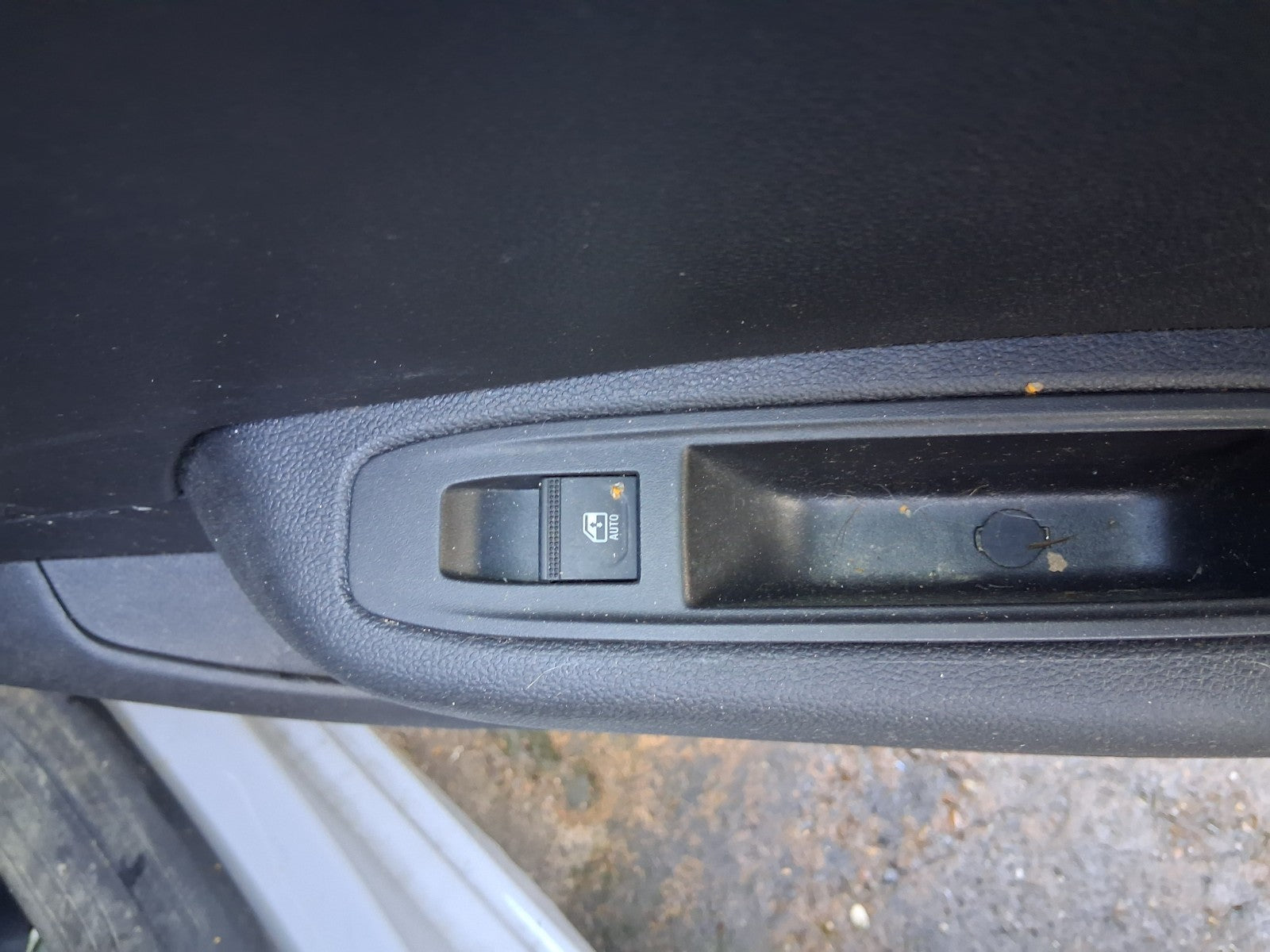 2024 RENAULT CLIO FACELIFT MK5 OSR DRIVER SIDE REAR RIGHT WINDOW CONTROL SWITCH