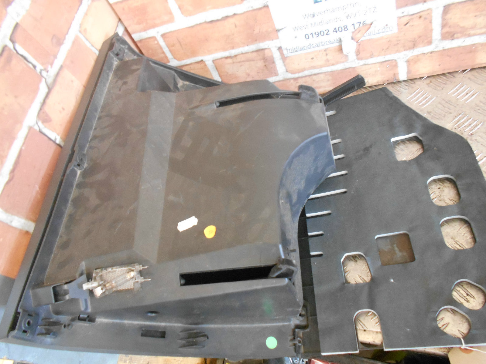 VAUXHALL VECTRA C 2006 GLOVE BOX STORAGE COMPARTMENT