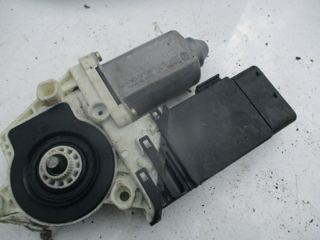 VW VOLKSWAGEN GOLF MK4 BORA NSF PASSENGER SIDE FRONT WINDOW MOTOR 105472 301