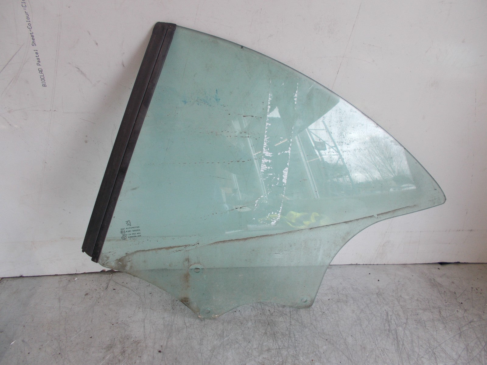 2005 PEUGEOT 307 CC COUPE NSR PASSENGER SIDE REAR WINDOW GLASS 43R00050