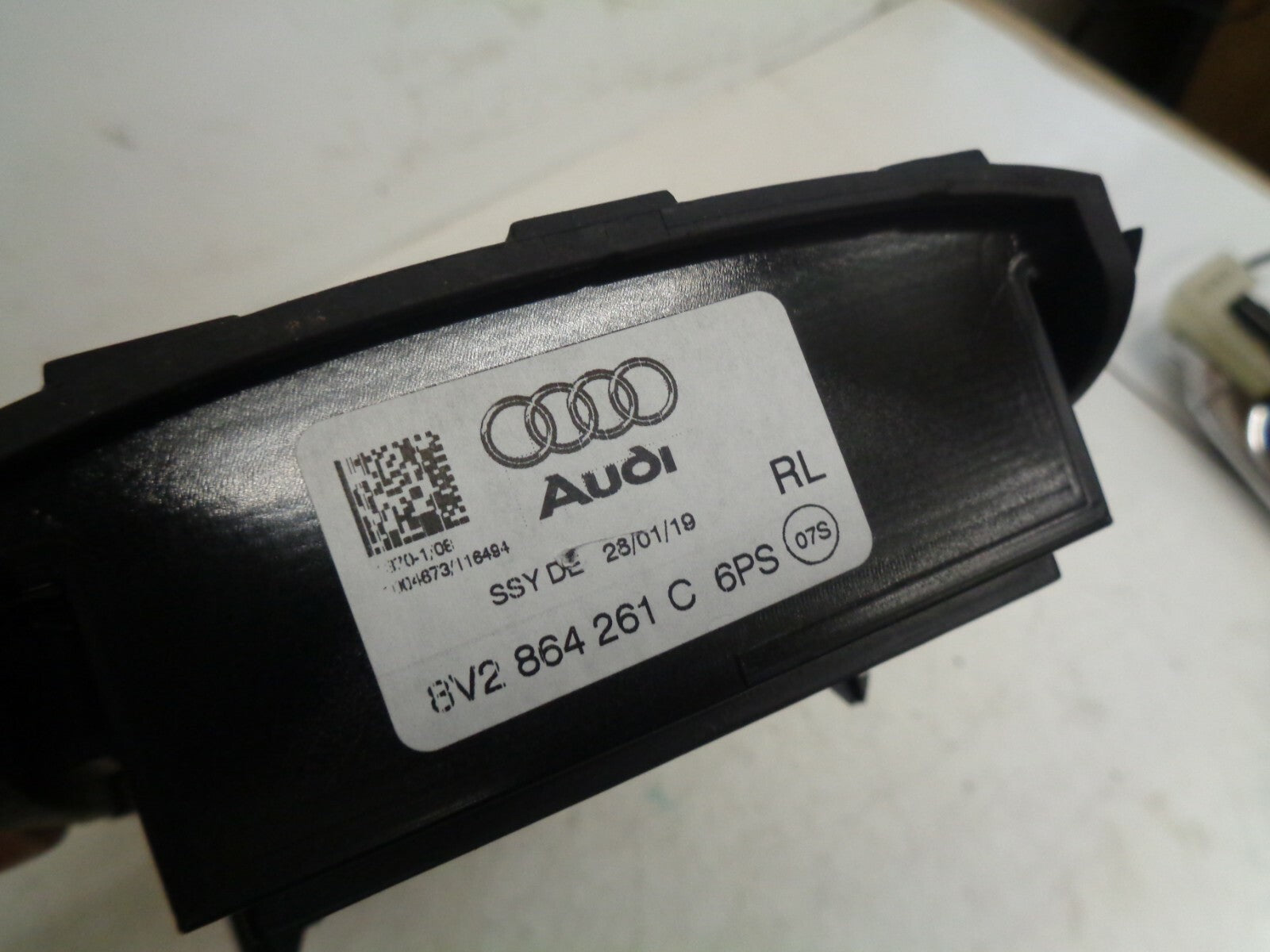 AUDI A3  8V CENTRE CONSOLE WITH CUP HOLDER 8V2864261C