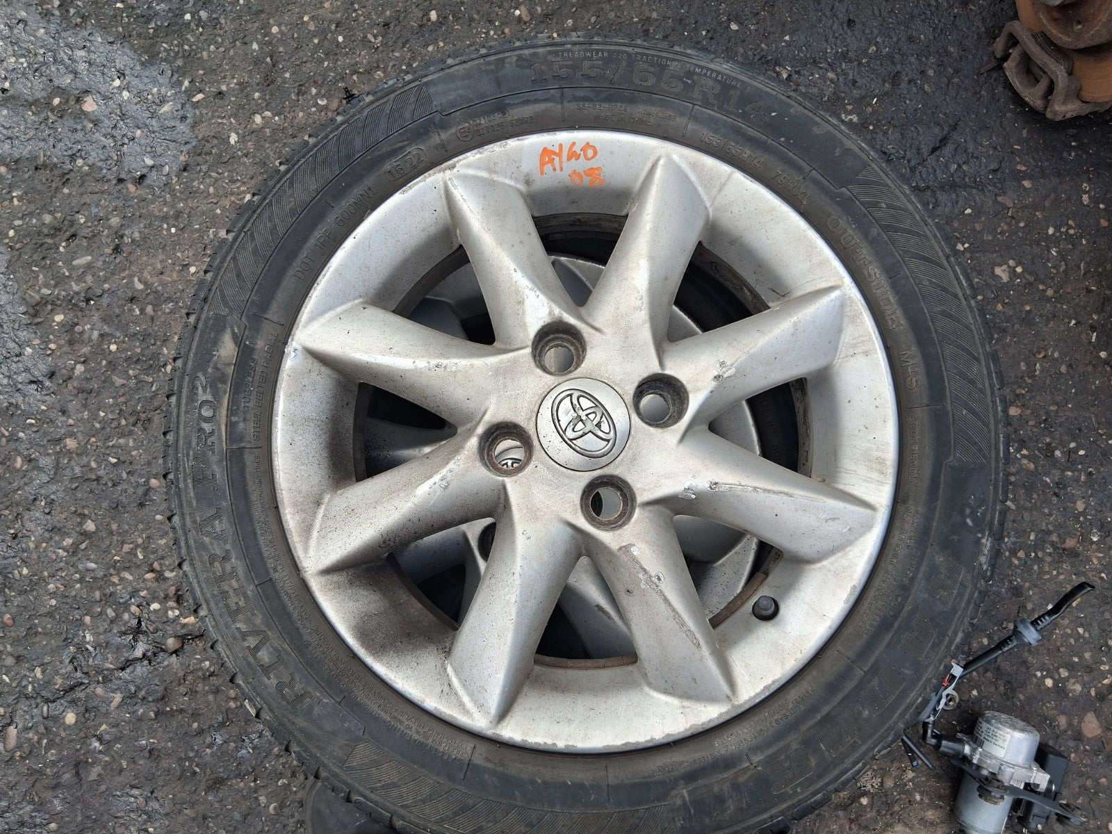 2008 TOYOTA AYGO MK1 14 INCH ALLOY WHEEL WITH TYRE 155/65R14