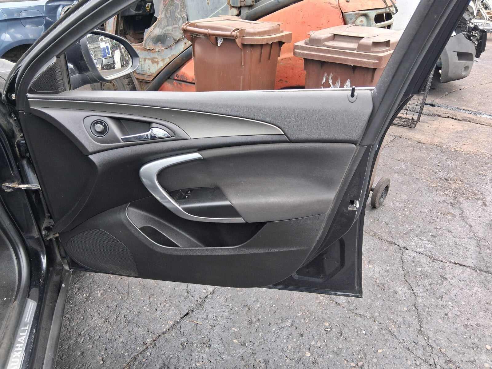 2011 VAUXHALL INSIGNIA MK1 ESTATE OSF DRIVER SIDE FRONT DOOR CARD WITHOUT SWITCH