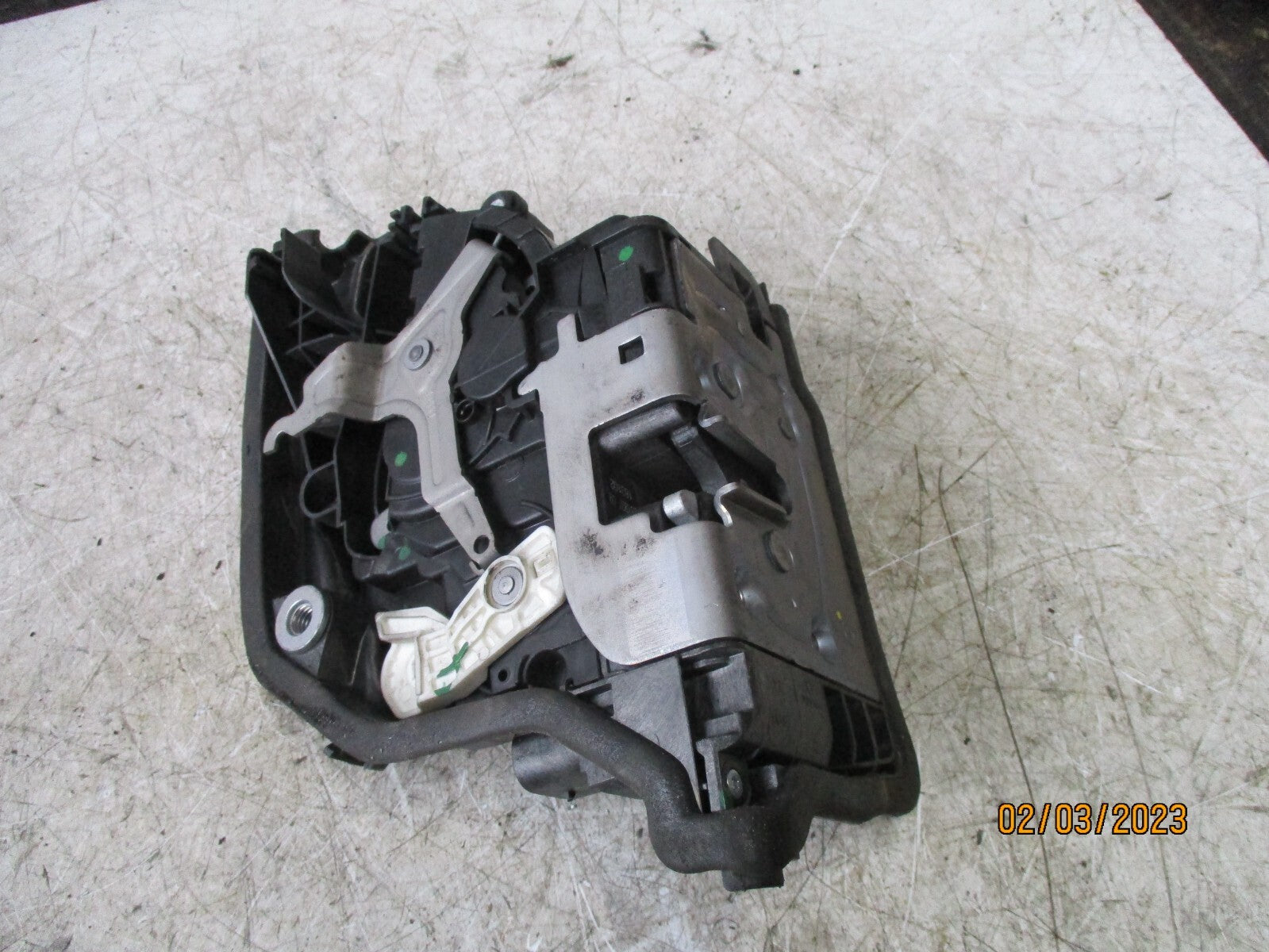 BMW X1 2018 F48 NSF PASSENGER SIDE FRONT DOOR LOCK MECHANISM 7281937