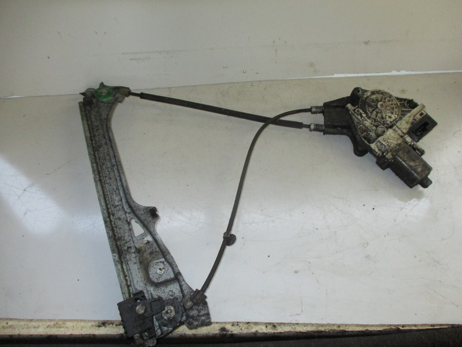 RENAULT LAGUNA MK3 OSR DRIVERS SIDE REAR ELECTRIC WINDOW MOTOR 827000001R