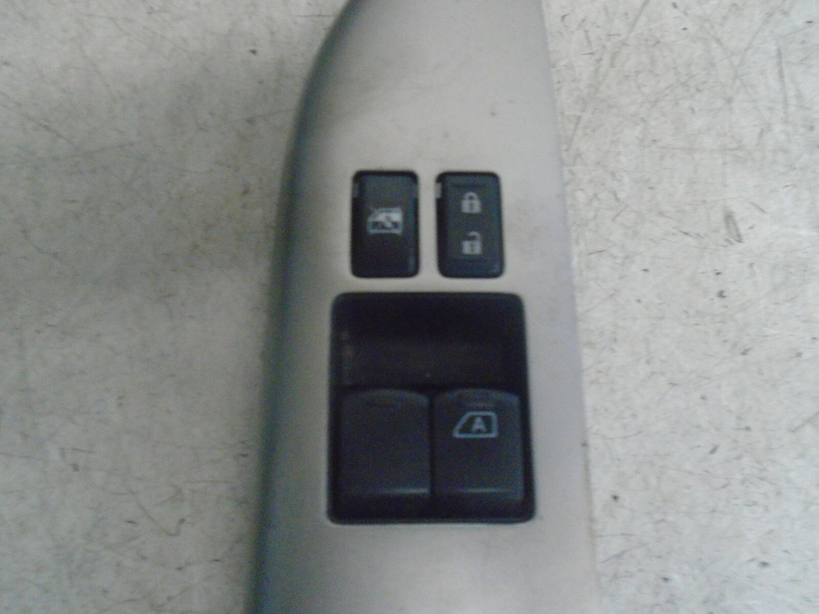 NISSAN MICRA 2016 MK4 OSF FRONT DRIVER SIDE WINDOW SWTCH