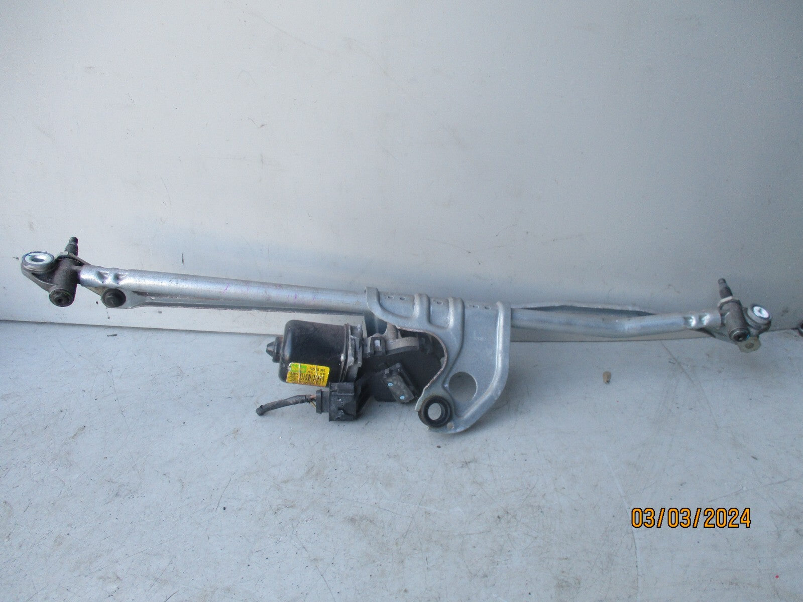 BMW MINI R55 2010 FRONT WINDSCREEN WIPER MOTOR LINKAGES 53555304